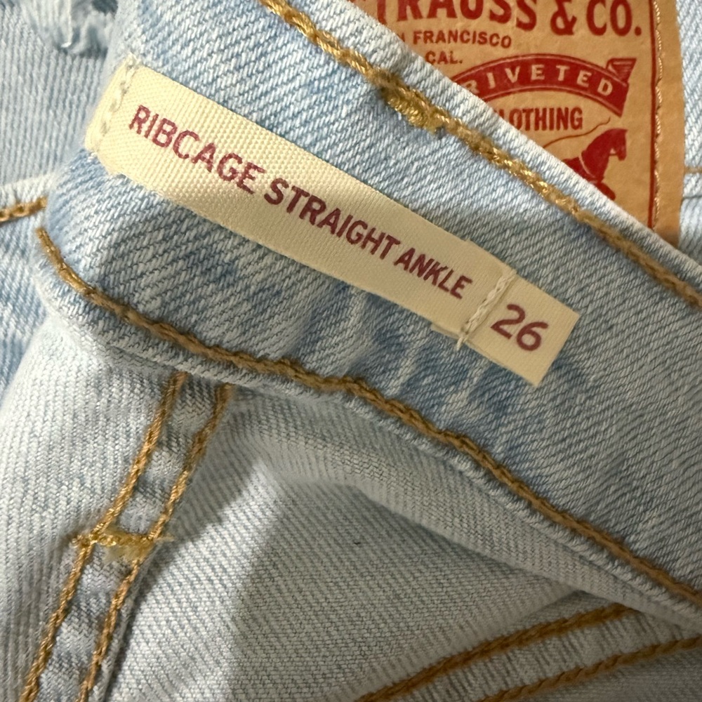 Levi's Ribcage Straight Ankle Jeans in Light Blue